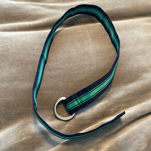 Boys vineyard vines belt, size L. Never been worn!